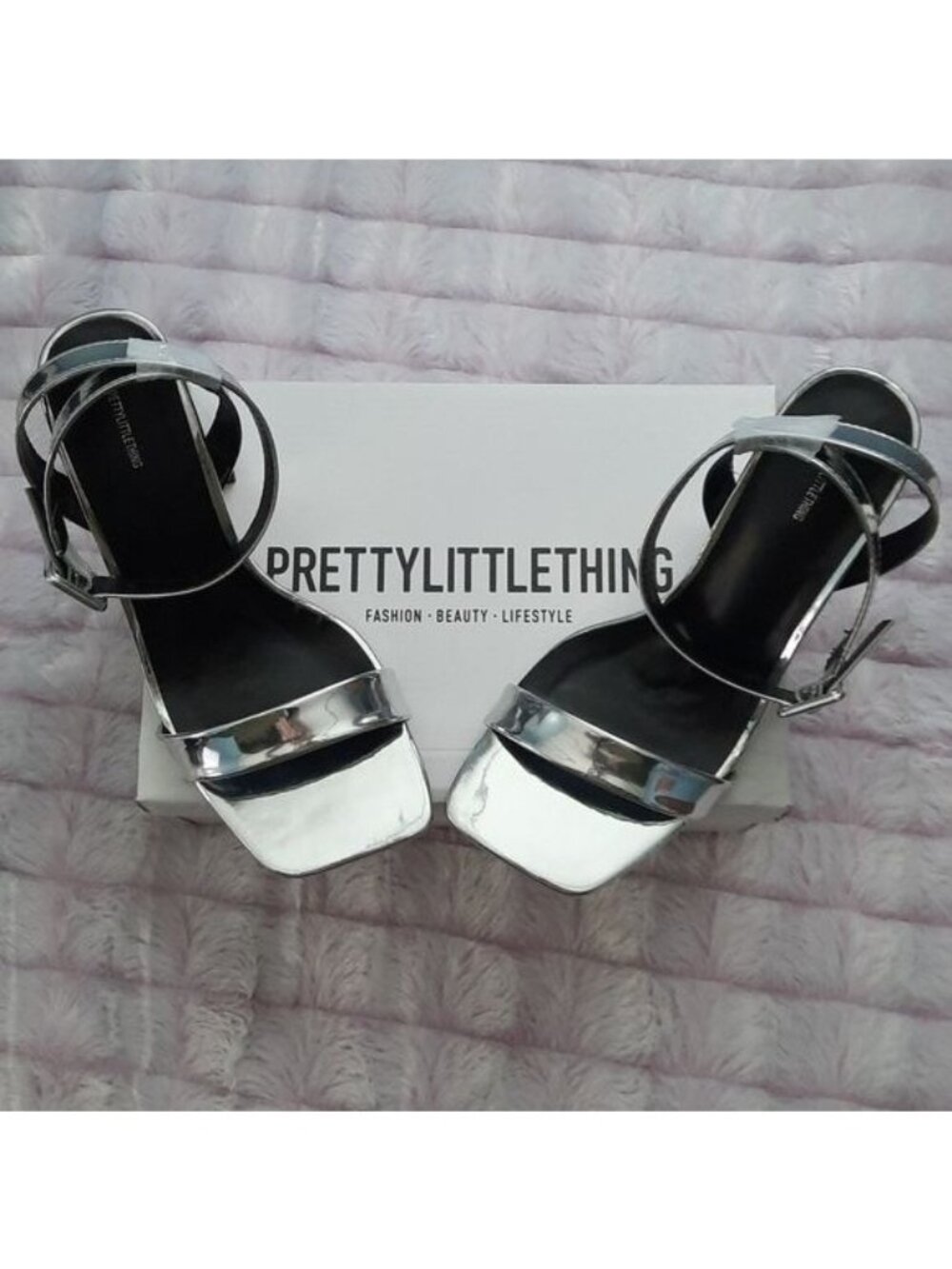 Pretty Little Thing NIB Silver Faux Leather Thick Strap Block Heel Sandal Size 4